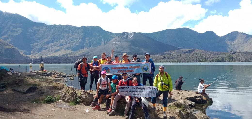 3D-2N Trekking Summit Rinjani and Lake