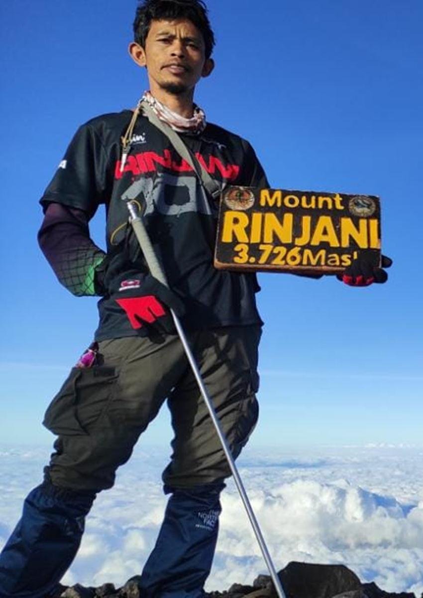 Mount Rinjani Trekking Guide and Team
