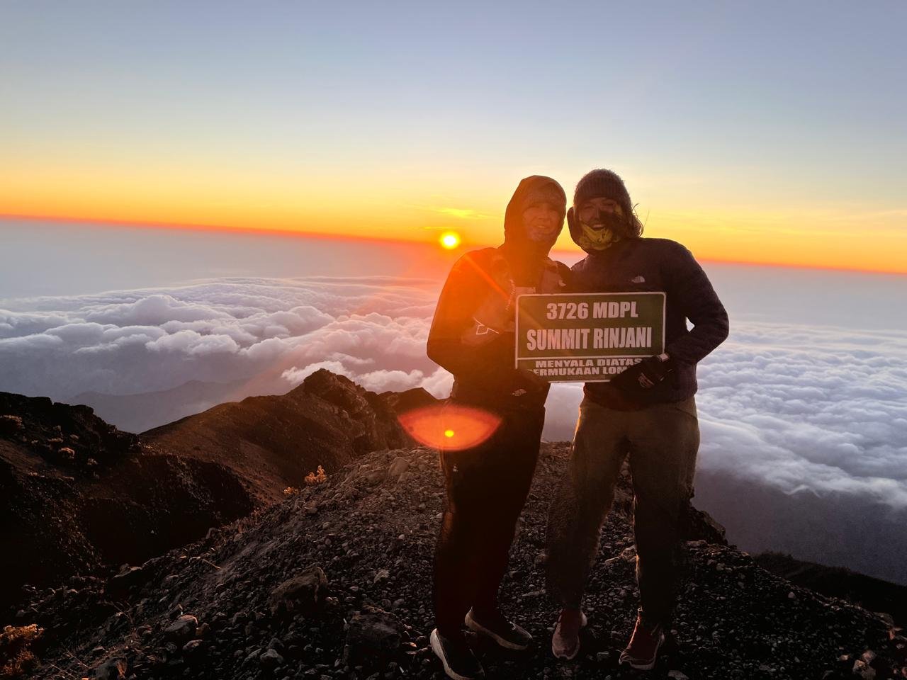 2D-1N Trekking Mount Rinjani Summit